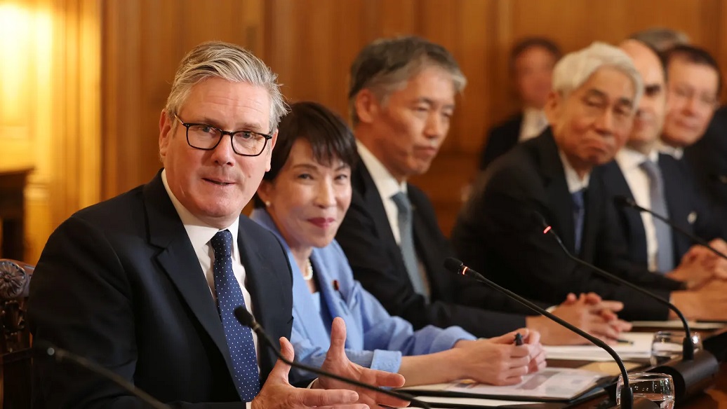 Starmer and Sanae Takaichi.jpg